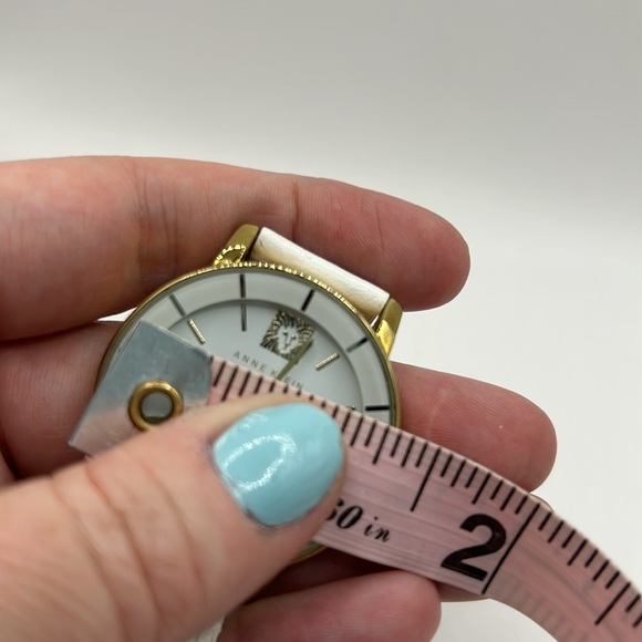 Working! Anne Klein Lion Logo White Minimalist Watch - Picture 9 of 9